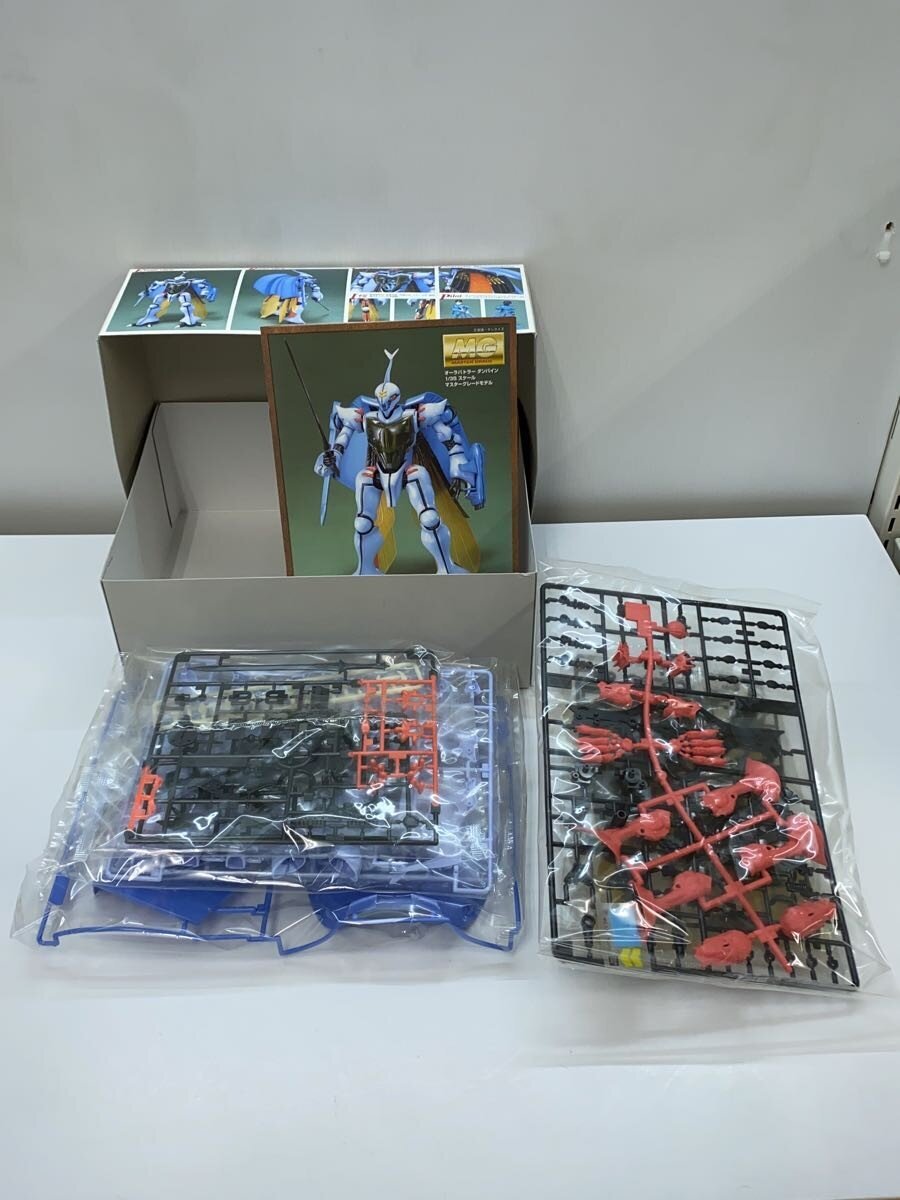 BANDAI Aura Battler Dunbine 1/35 Master Grade Plastic Model Kit