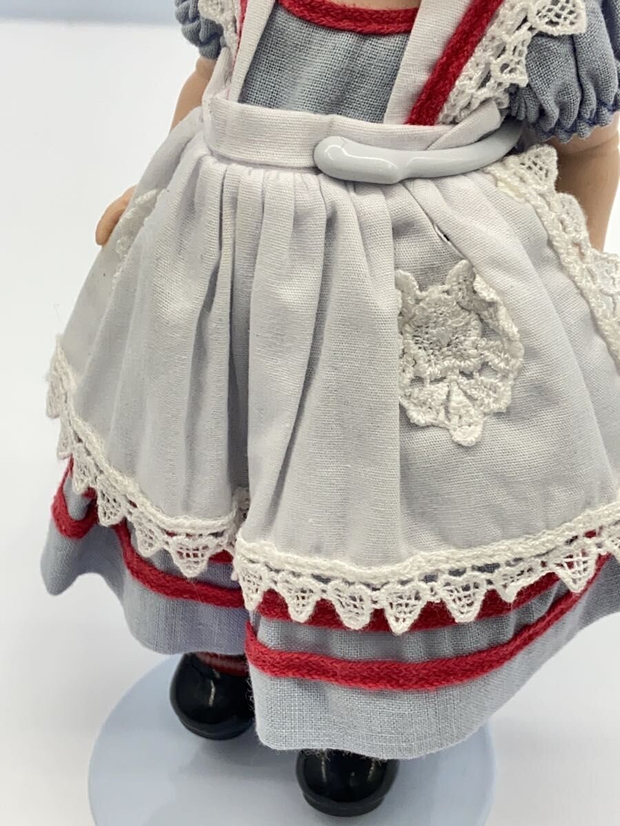 Madame Alexander Alice in Wonderland Girl Doll