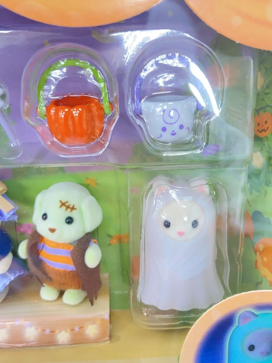 EPOCH Sylvanian Families Halloween Night Parade Set