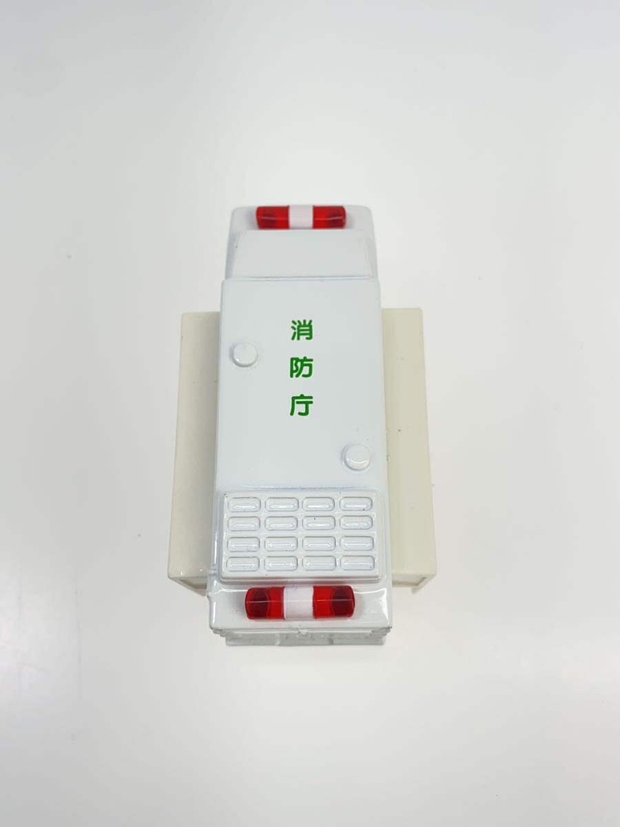 TOMY Tomica Super Ambulance No.116 (Red Box, Red Lettering, Made in China)