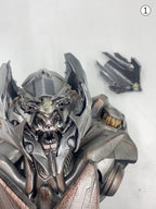 TAKARA TOMY Figure