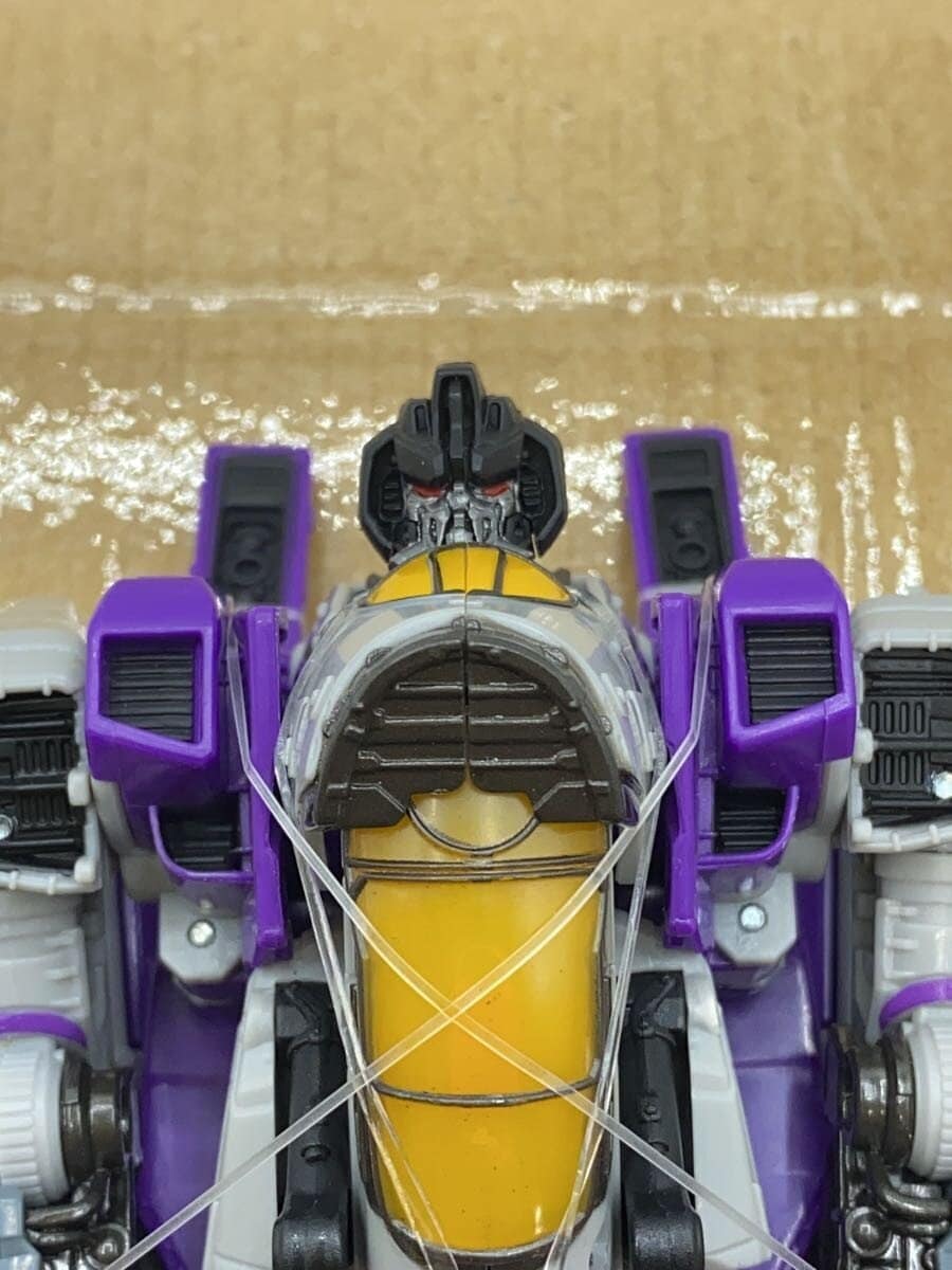 TAKARA TOMY Figure