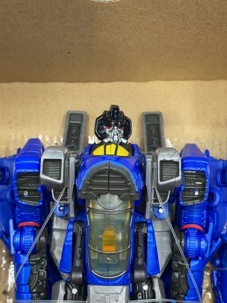 TAKARA TOMY Figure