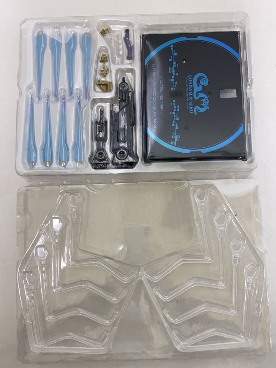 BANDAI SPIRITS × Hatsune Miku METAL ROBOT Tamashii Strike Freedom Gundam II [Hatsune Miku Ver.]