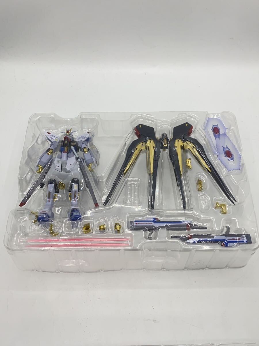 BANDAI SPIRITS METAL ROBOT Damashii Strike Freedom Gundam Figure