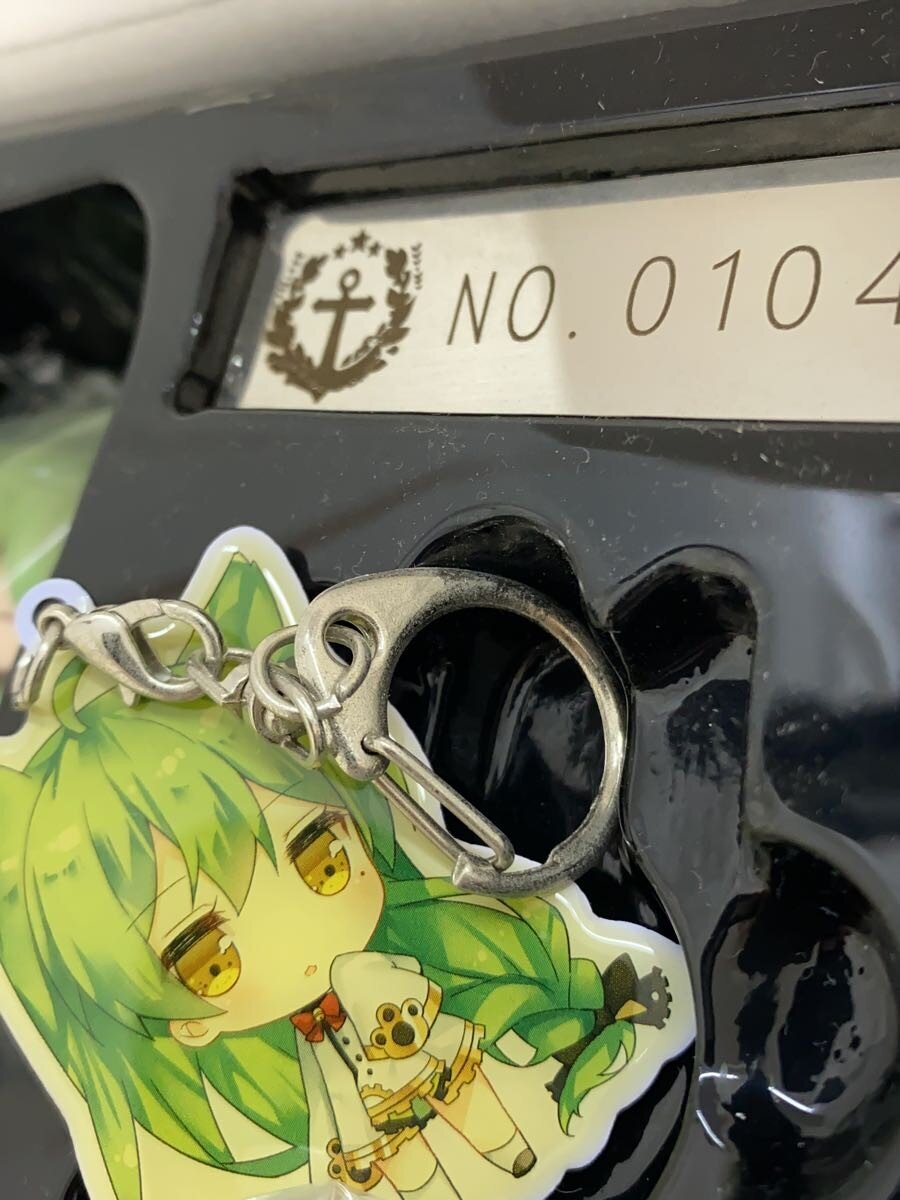 Other Brand Game Figures (2 Figures + 2 Keychains)