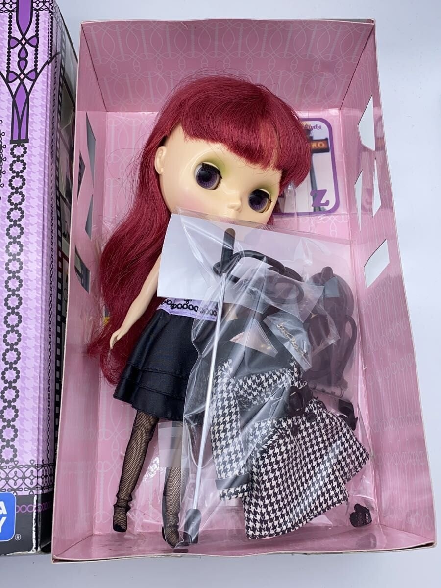 TAKARA TOMY Figure
