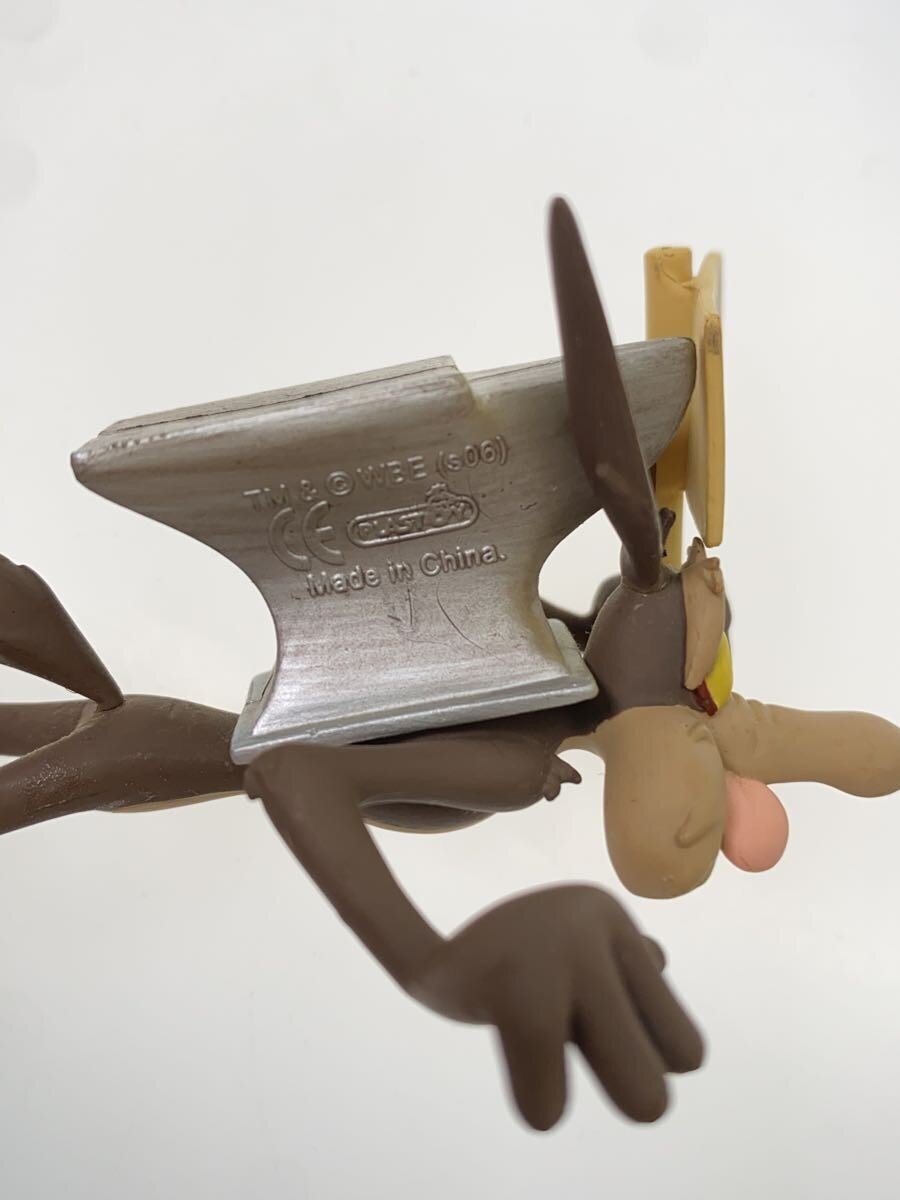 Other Brand Coyote Figure