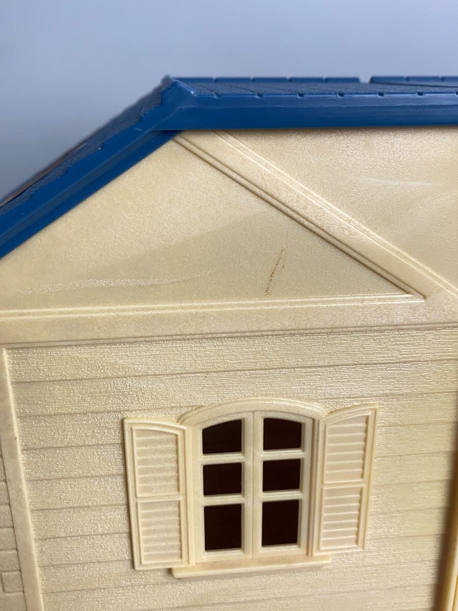 EPOCH Sylvanian Families Blue-Roof House with Carport Deluxe Set