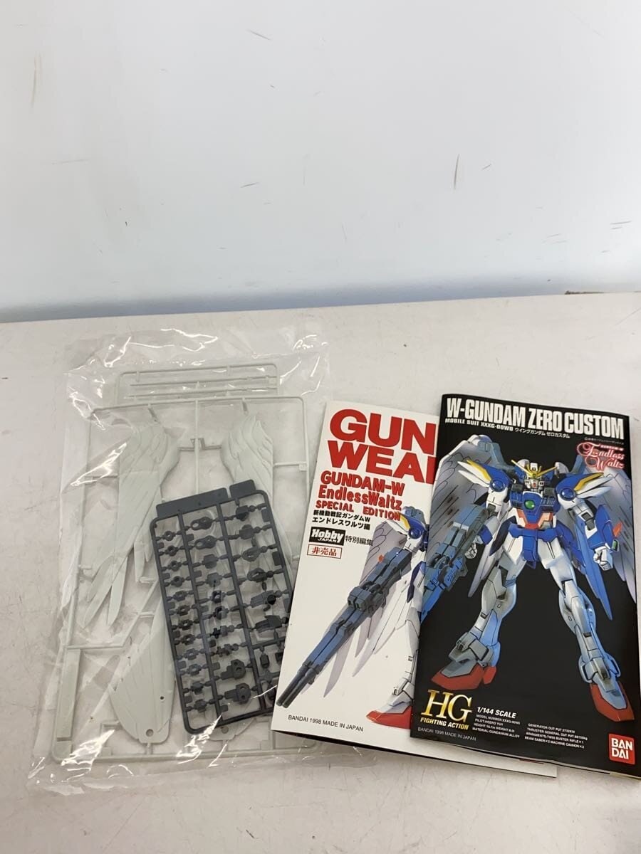 BANDAI 1/144 Wing Gundam Zero Custom XXXG-00W0