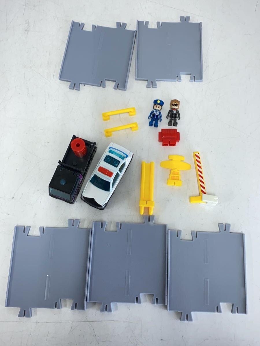 TAKARA TOMY Tomica Town "Case Solved!" DX Police Base