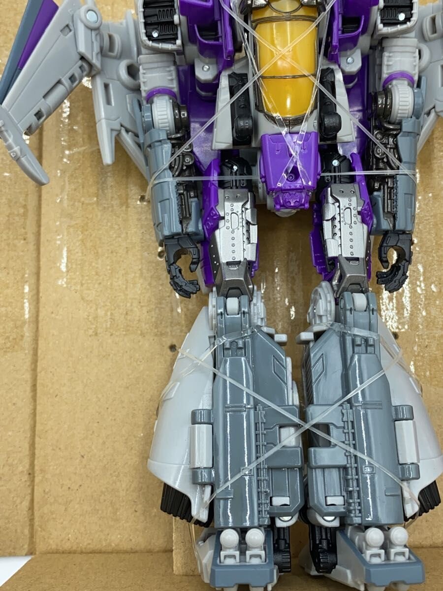 TAKARA TOMY Figure