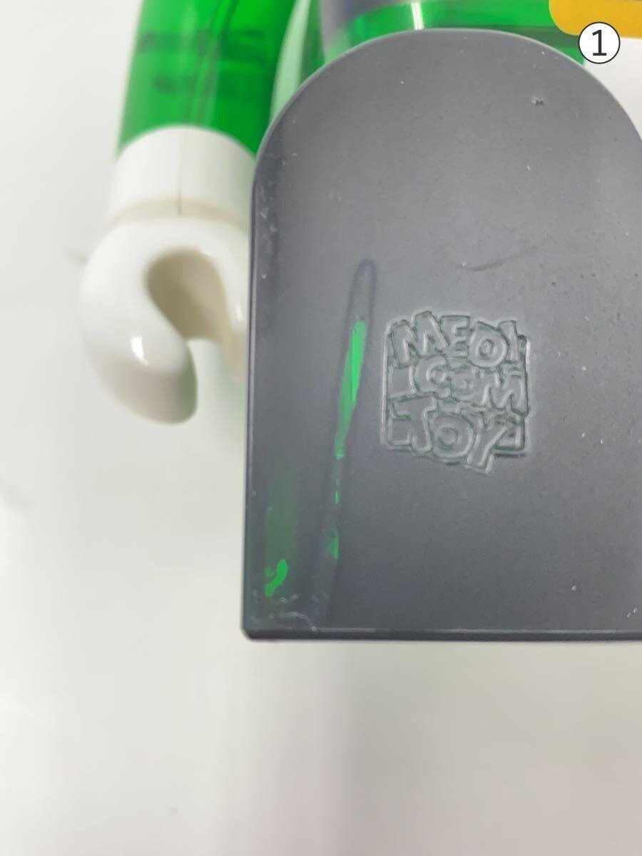 MEDICOM TOY BE@RBRICK Green Santa (Isetan Limited)