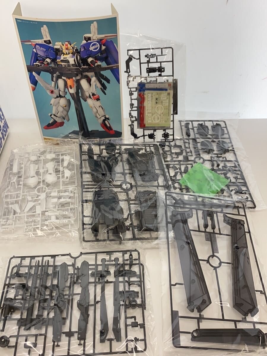 BANDAI 1/100 MSA-0011(Ext) Ex-S Gundam (Unassembled)