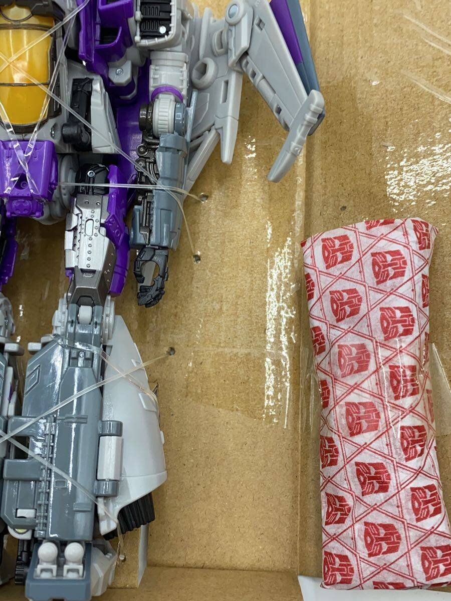 TAKARA TOMY Figure