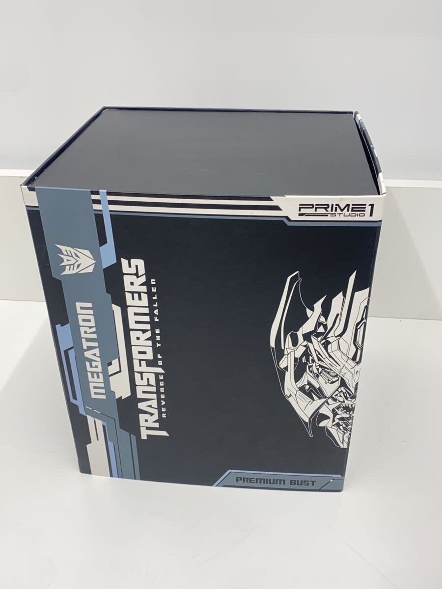 TAKARA TOMY Figure