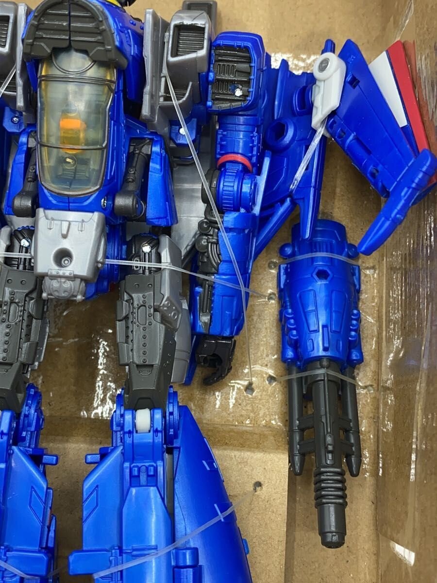 TAKARA TOMY Figure