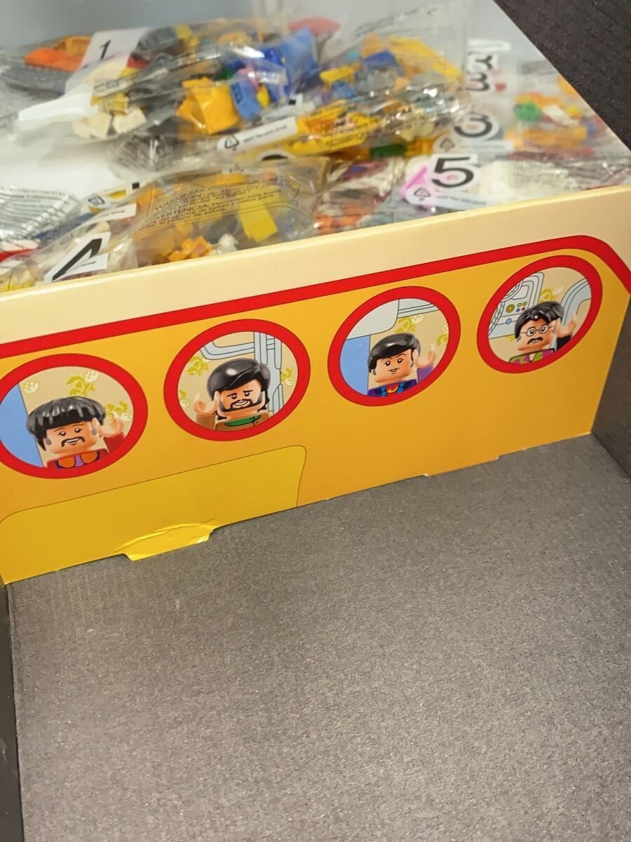 LEGO The Beatles 21306 Yellow Submarine