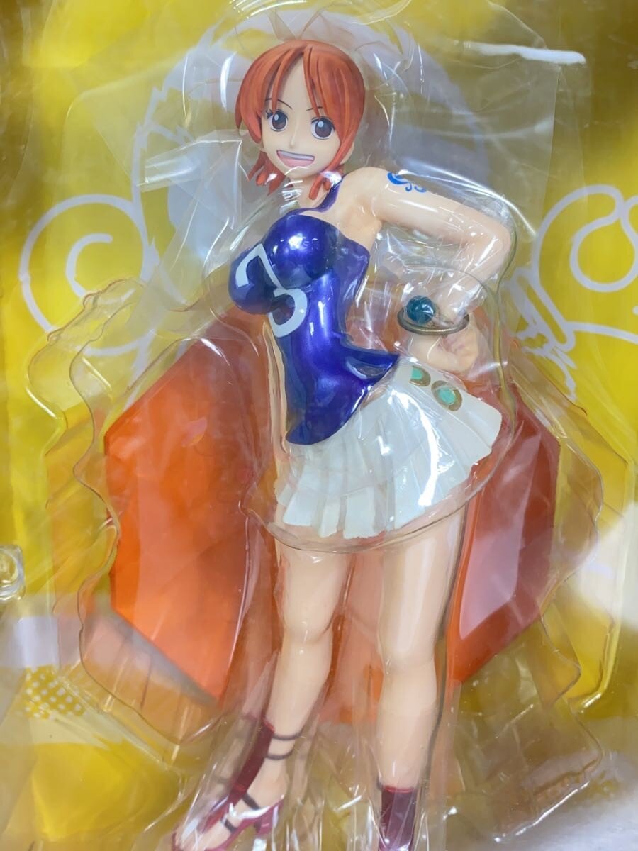 Mega House Figure — Nami Ver.2 (Repainted)