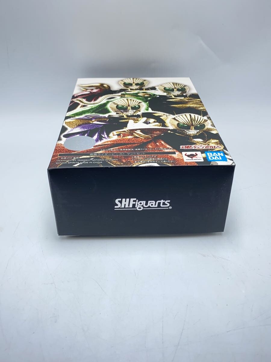 BANDAI SPIRITS Figure with Cape Set