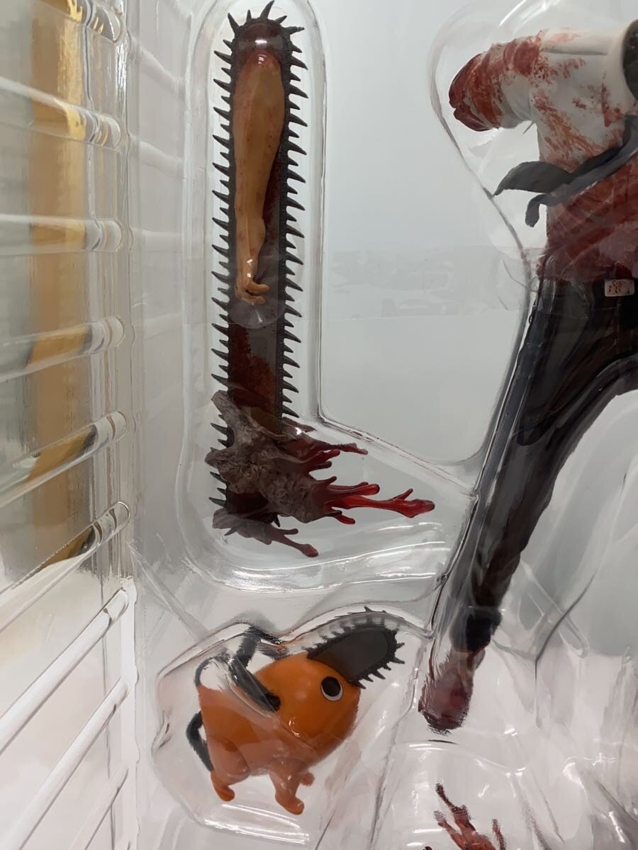eStream Chainsaw Man 1/7 Scale Figure with Pochita