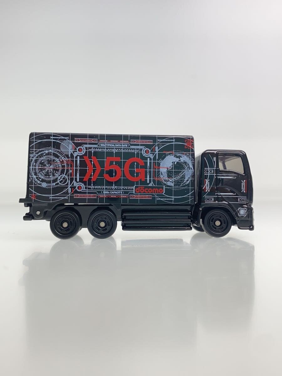 TAKARA TOMY Isuzu Giga Dump Truck