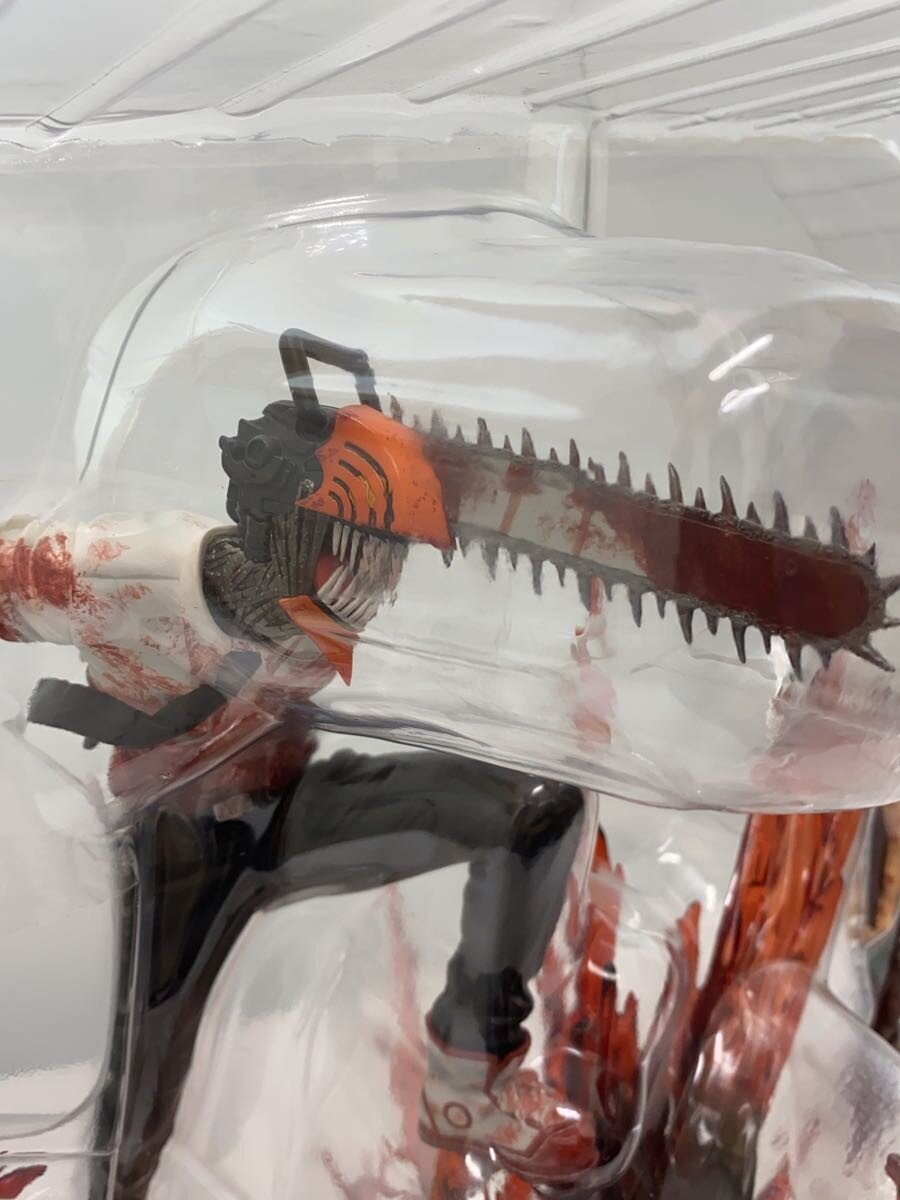 eStream Chainsaw Man 1/7 Scale Figure with Pochita