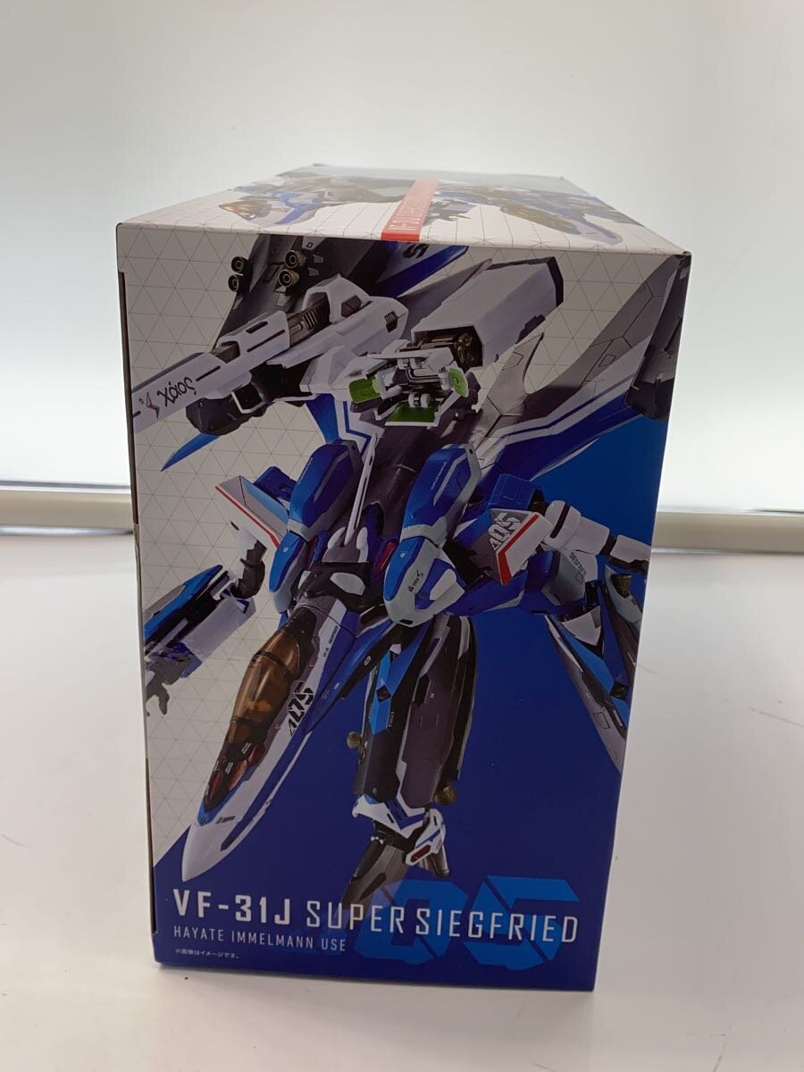 BANDAI SPIRITS VF-31J SUPER SIEGFRIED Figure