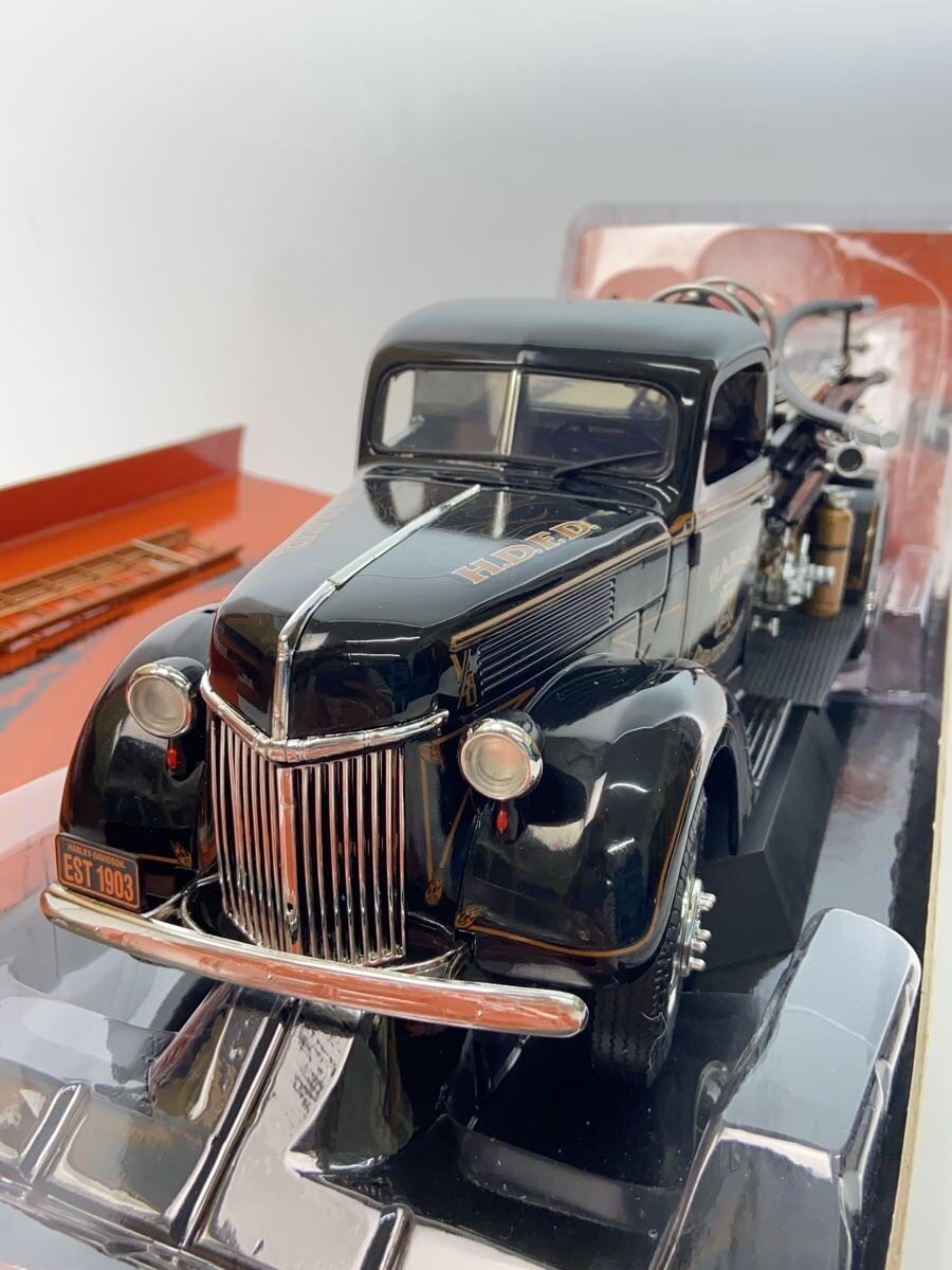 Misc. Brand 1/16 1940 Ford Firetruck Die-Cast Model
