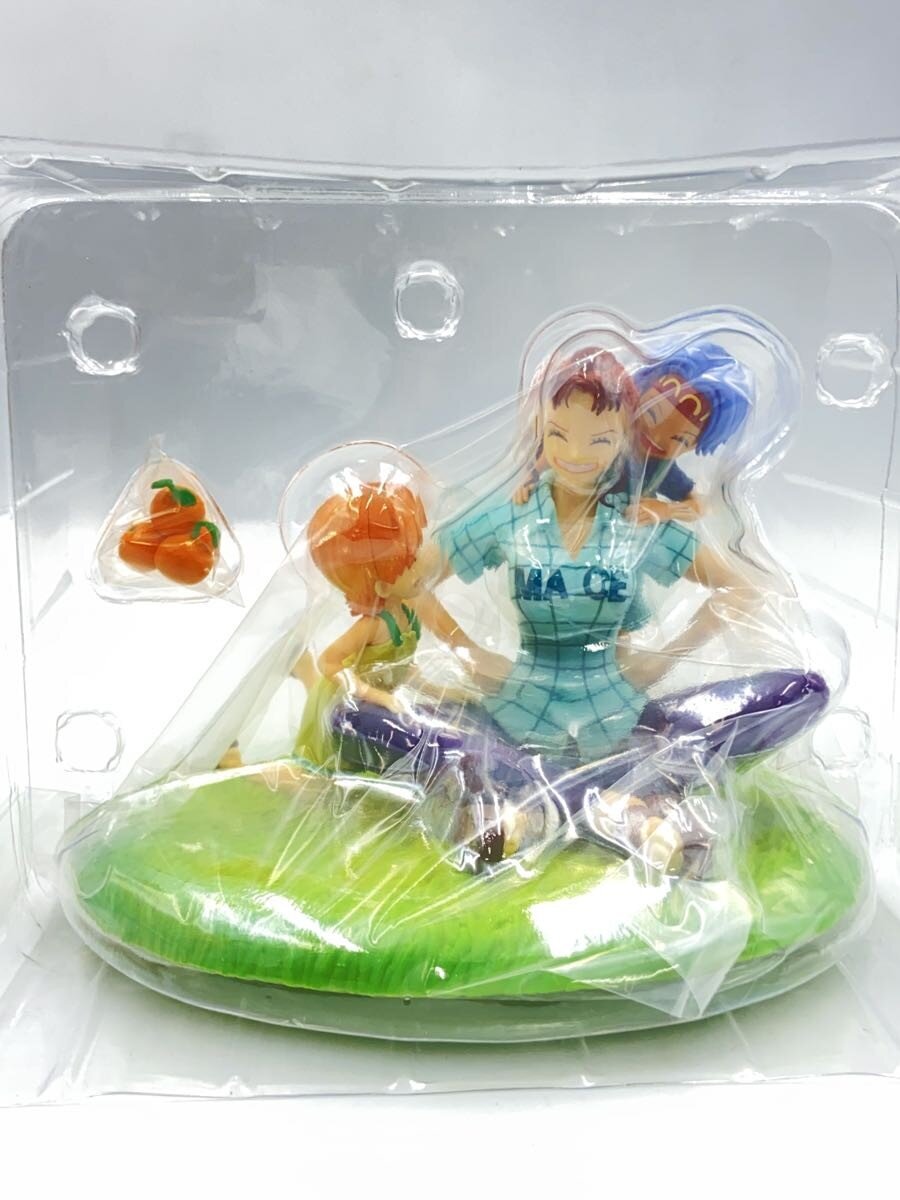 BANDAI SPIRITS One Piece Revible Moment Nami, Nojiko & Bell-mère