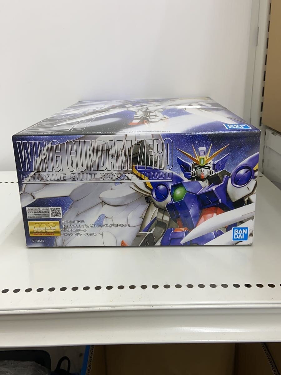 BANDAI MG 1/100 Wing Gundam Zero Model Kit