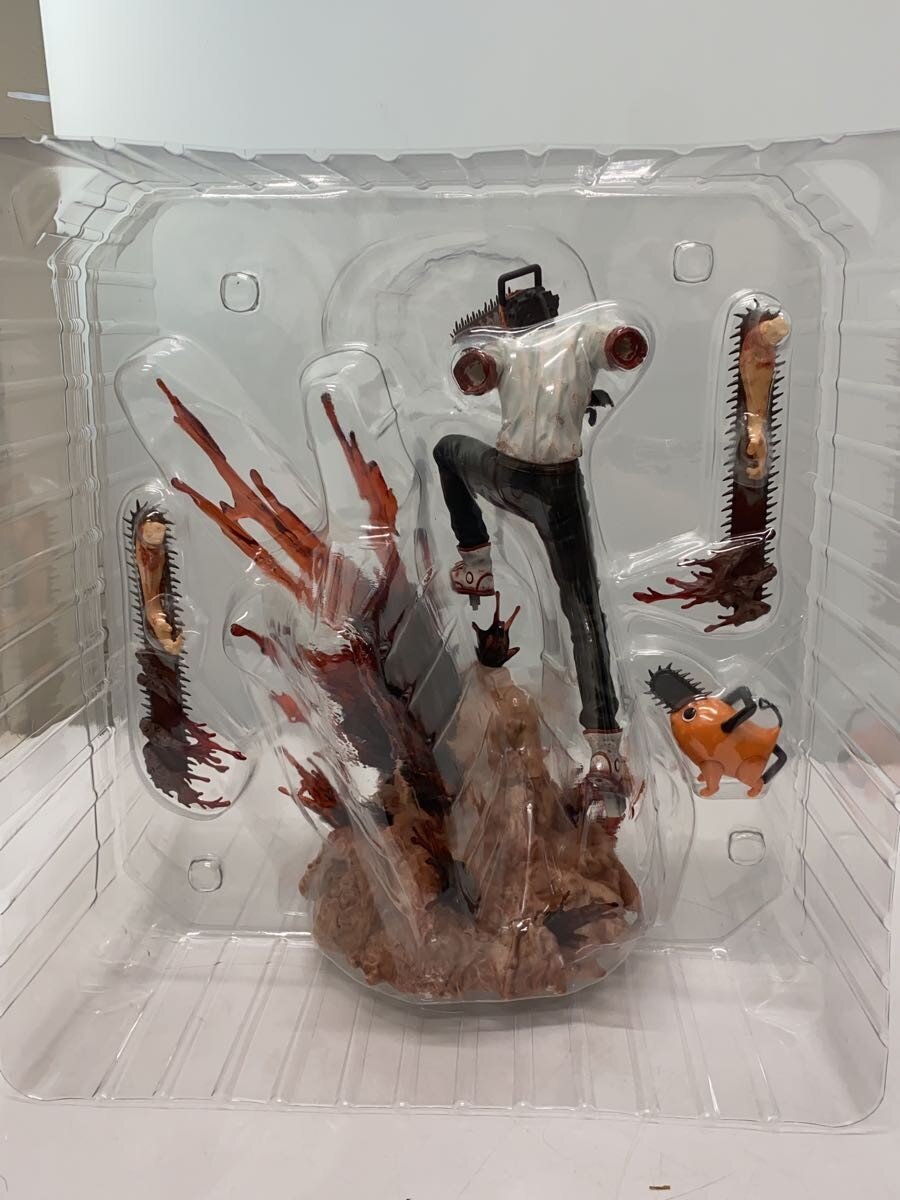 eStream Chainsaw Man 1/7 Scale Figure with Pochita